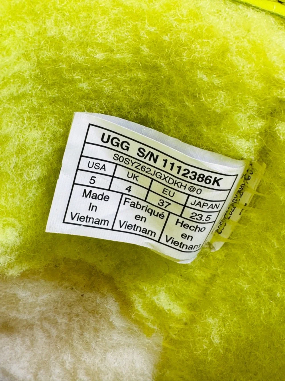UGG Kids Classic Clear Mini II Boots Sherpa Lined Sulfur Green‎ Size 5 Big Kid